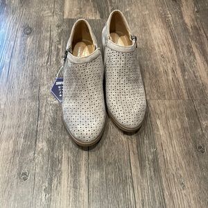 NWT Ortholite Eco booties!